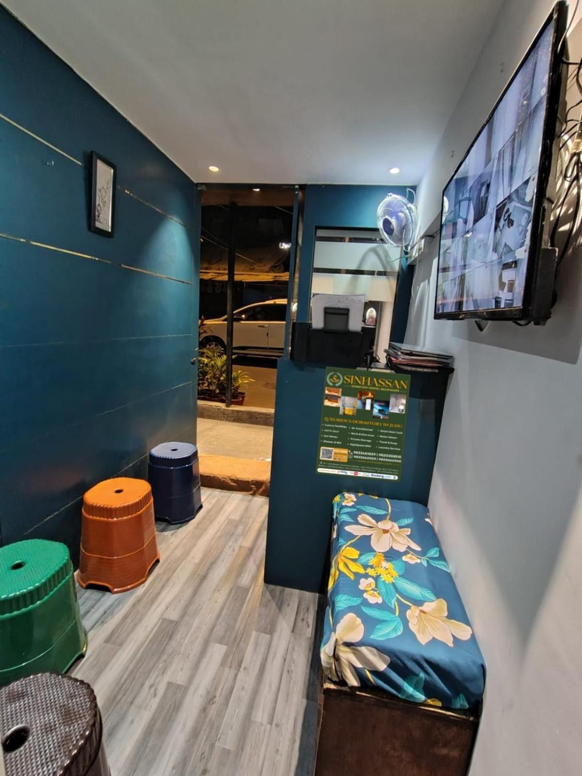 Sinhassan Dormitory Hostel Juhu ムンバイ エクステリア 写真